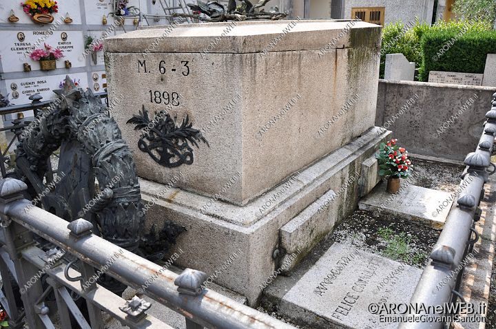 EGS2012_18249.jpg - Tomba di Felice Cavallotti - Cimitero di Dagnente