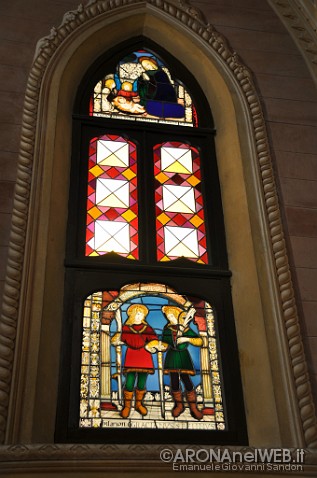 Chiesa dei Santi Martiri - vetrata seconda cappella sud