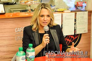 firmadautore_feltrinellipointarona_FrancescaBarra_20170513_EGS2017_13221_s