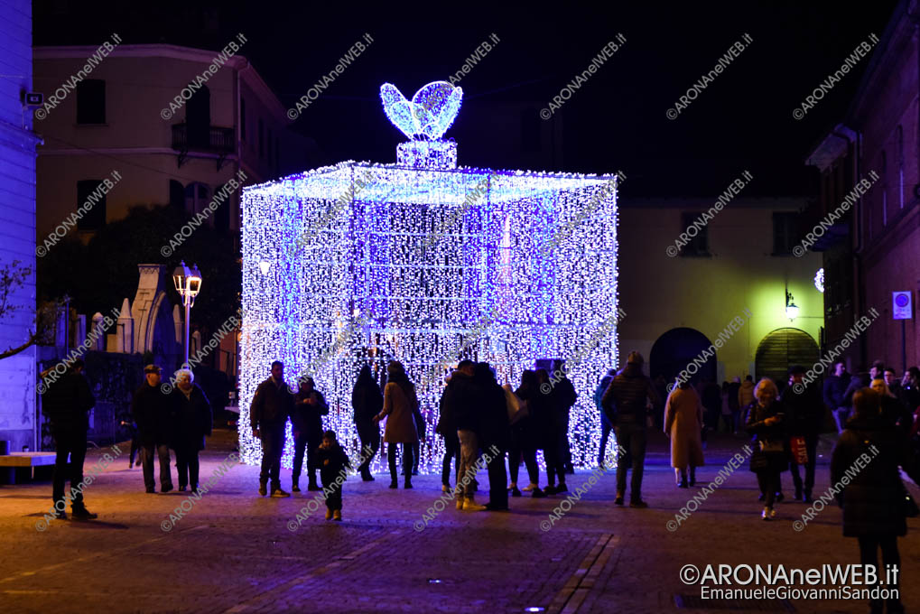 EGS2018_40868 | Il mega pacco di Natale in Piazza San Graziano