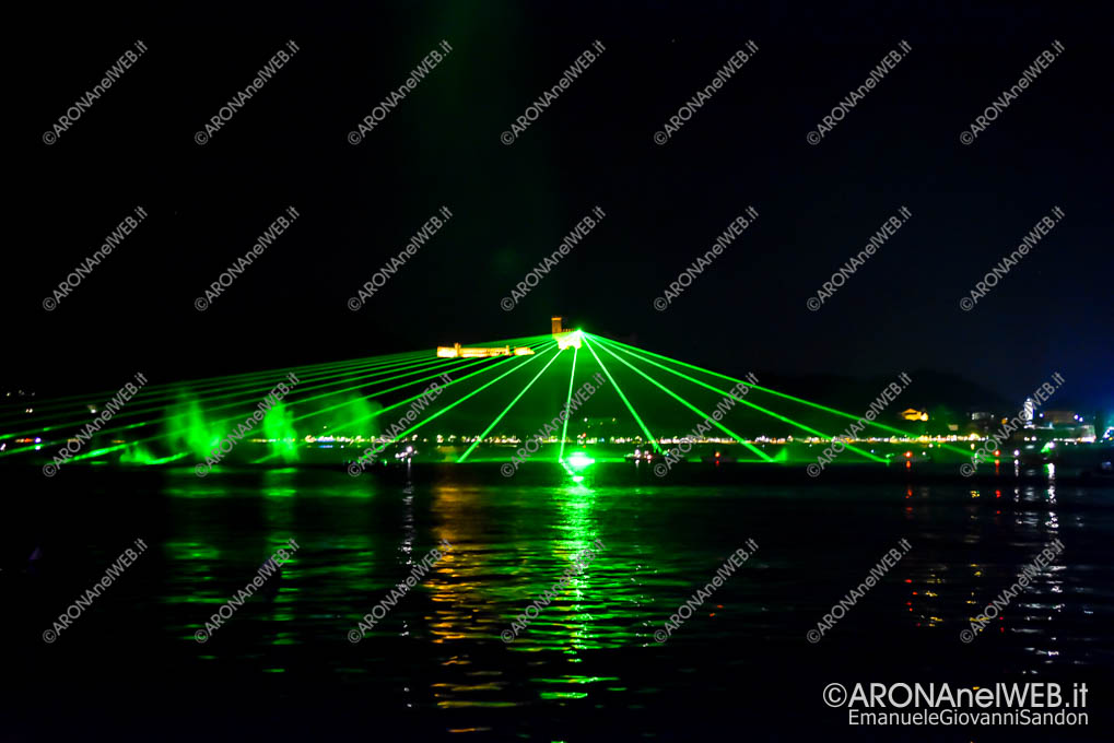 EGS2019_22551 | Spettacolo "Multimedia Show Arona" Kvant, laser show dal Castello di Angera