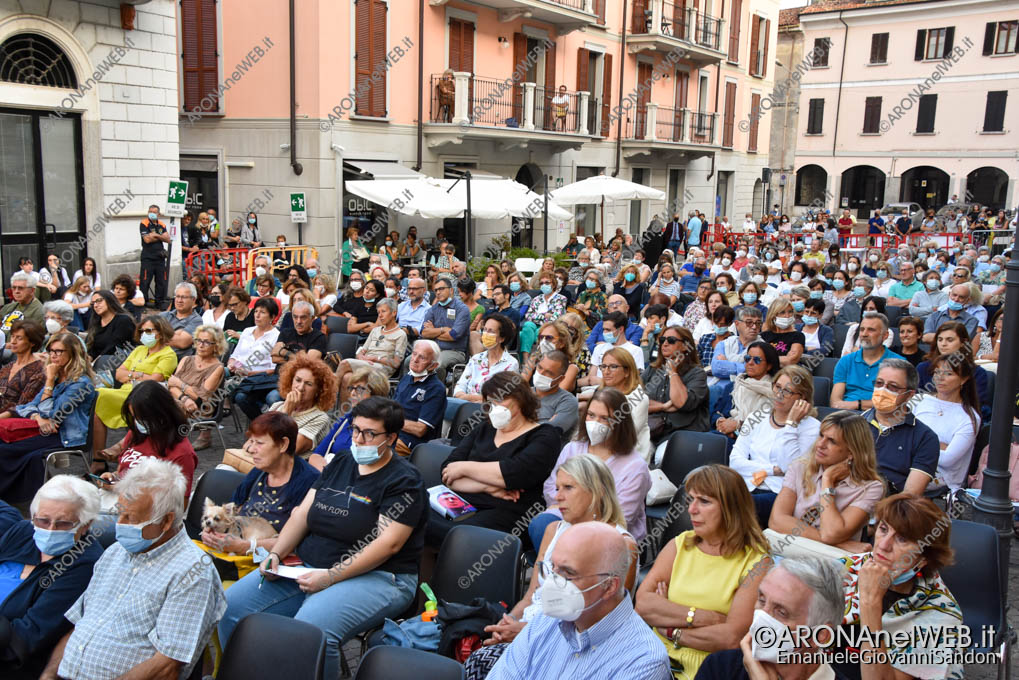 EGS2021_16951 | Il pubblico presente in piazza San Graziano per ascoltare don Luigi Ciotti