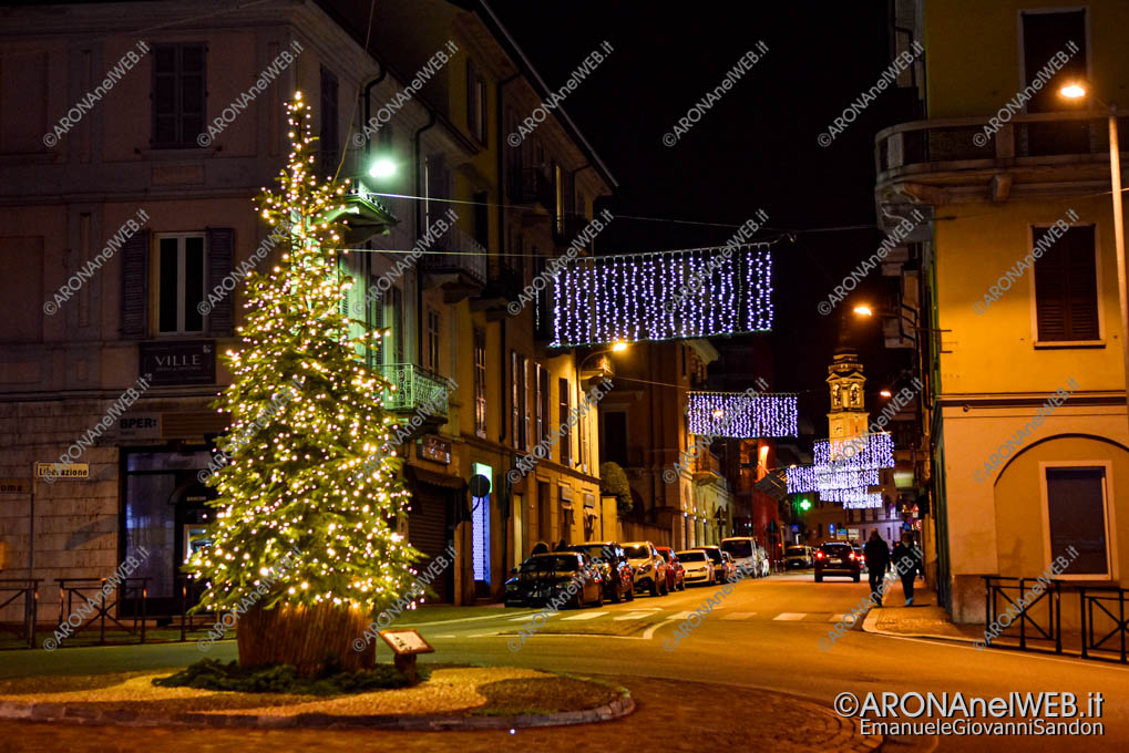 EGS2021_25012 | L'albero di Natale alla rotonda di Corso Liberazione