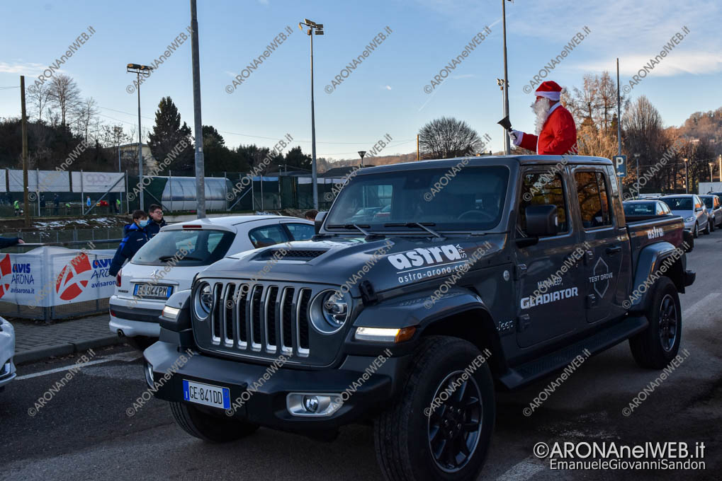 EGS2021_26347 | Babbo Natale arriva a bordo della Nuova Jeep Gladiator dello sponsor Astra Spa