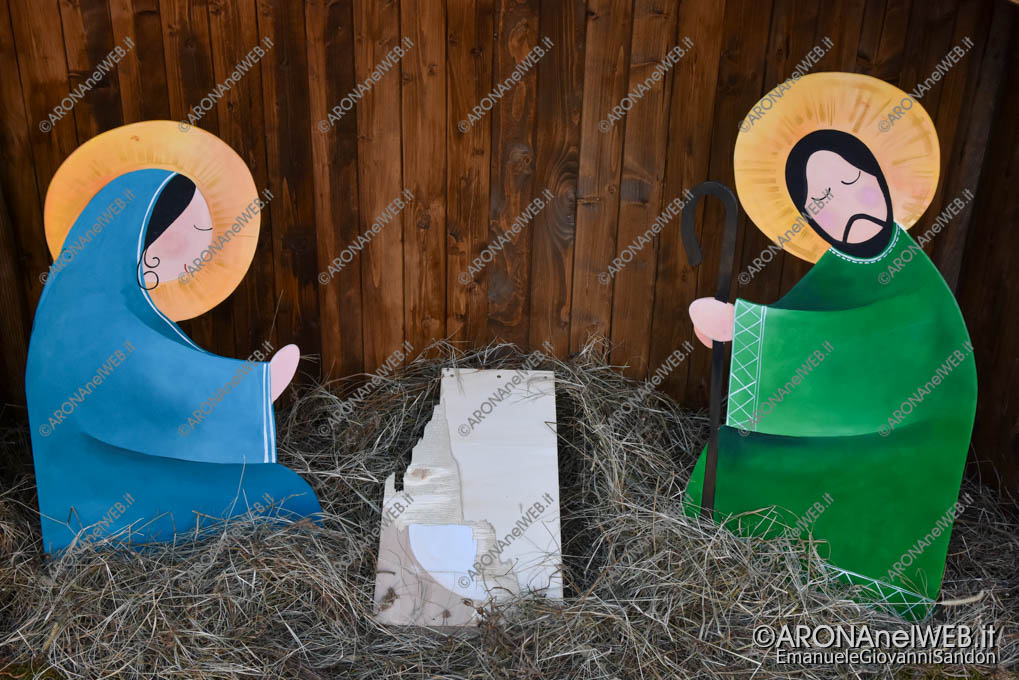 EGS2021_27313 | Rotto il Gesù Bambino alla capanna della chiesa del Sacro Cuore