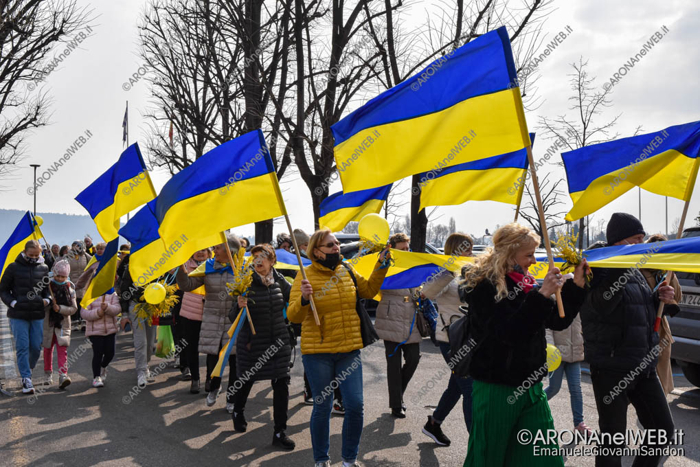 EGS2022_01980 | Arona manifesta per la pace in Ucraina
