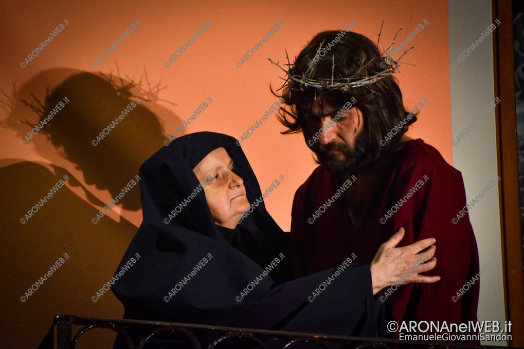 EGS2022_04281 | Via Crucis di Quarona - IV stazione Gesù incontra sua madre