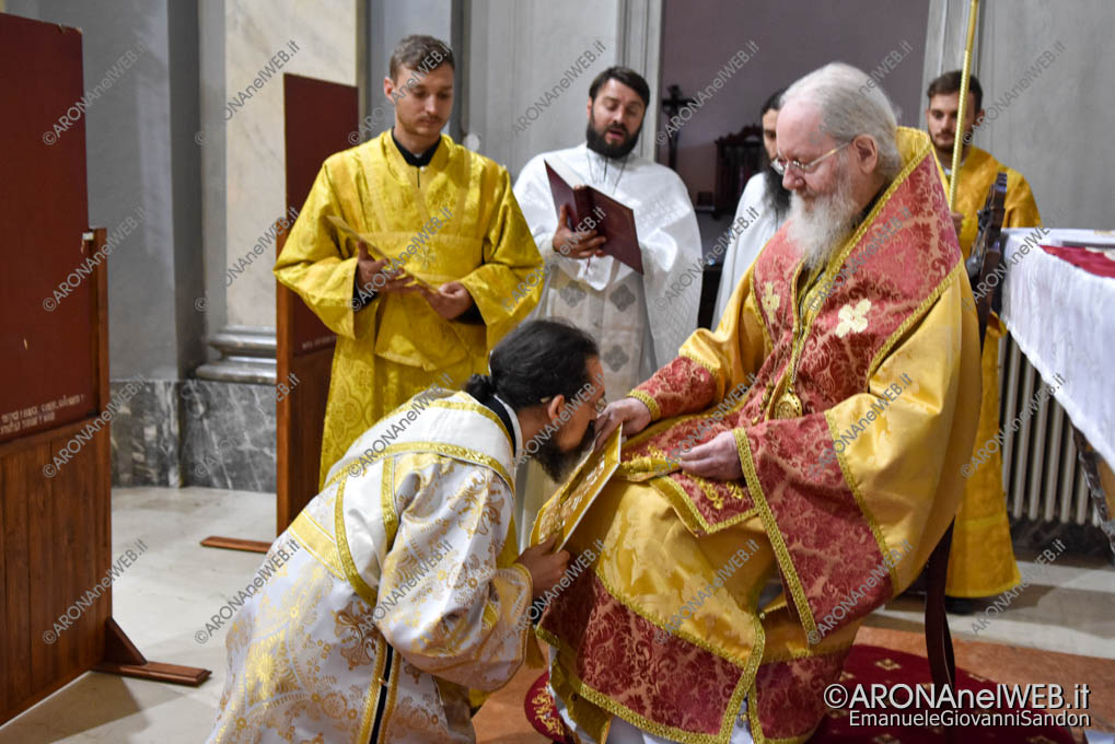EGS2022_18037 | Mons. Symeon Cossec ordina diacono Padre Efrem al Monastero Ortodosso di Arona