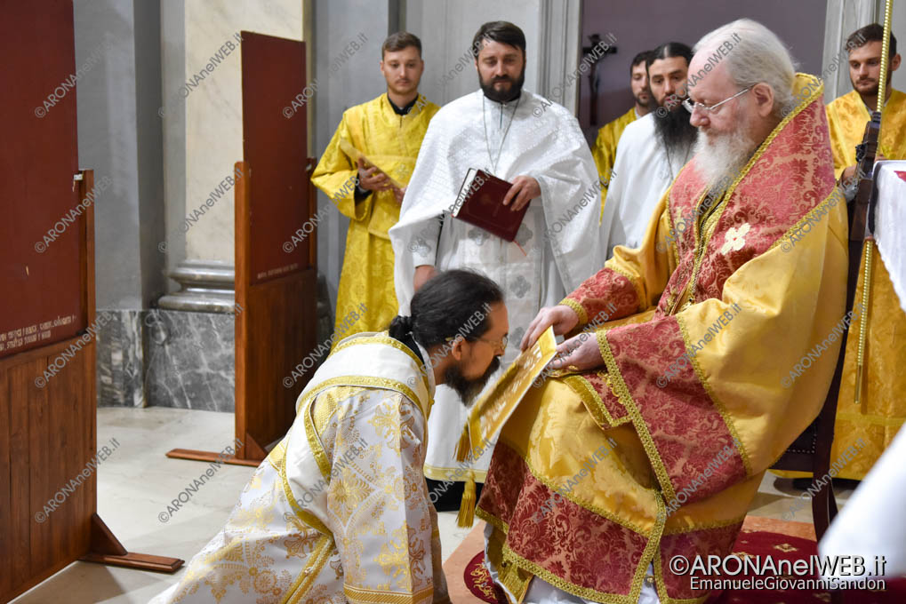 EGS2022_18041 | Mons. Symeon Cossec ordina diacono Padre Efrem al Monastero Ortodosso di Arona