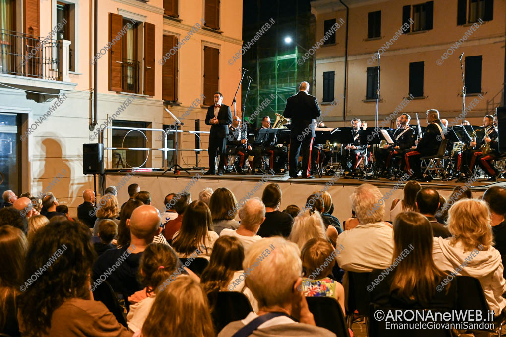 EGS2023_30185 | Arona Città Teatro 2023 - Pinocchio e la sua favola con Corrado Oddi e la Fanfara dei Carabinieri