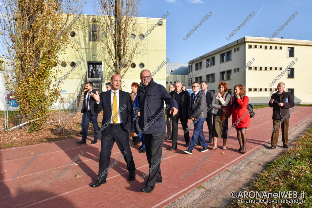 EGS2023_40398 | Giuseppe Valditara, Ministro dell'Istruzione e del Merito in visita all'Istituto Fermi di Arona